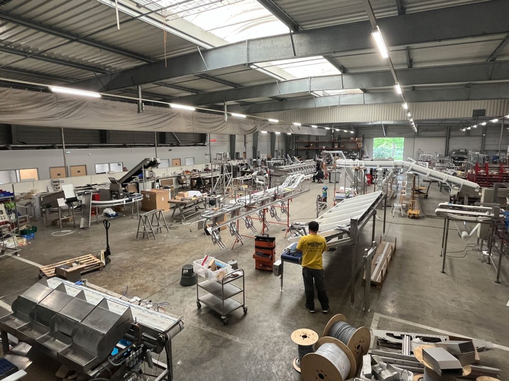 atelier de fabrication et montage des machine au siège social de Vendée Concept